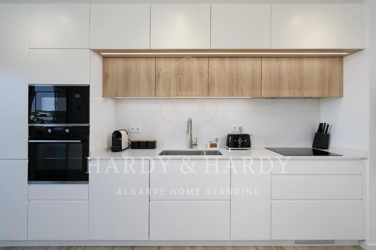 H&H - Rare Modern & Elegant Apartment With Wonderful Sea Views, A Few Meters From Porto De Mos Beach 拉哥斯